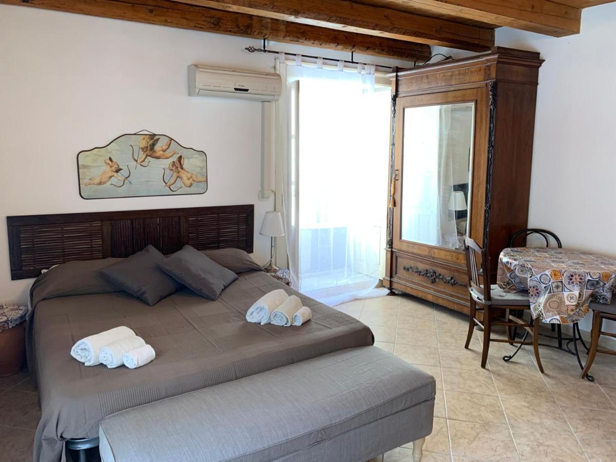 דירות סירקוזה Ortigia Casa מראה חיצוני תמונה