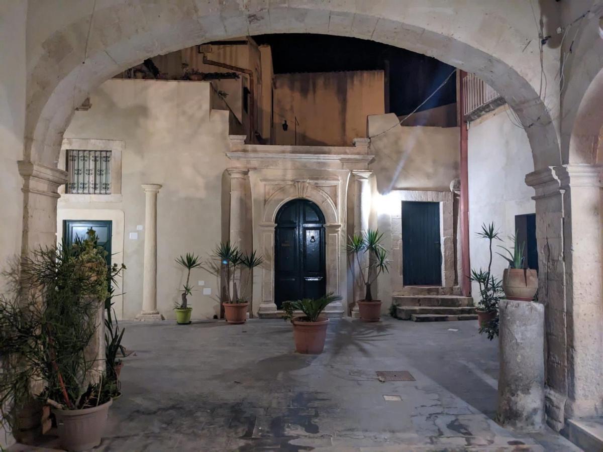 דירות סירקוזה Ortigia Casa מראה חיצוני תמונה